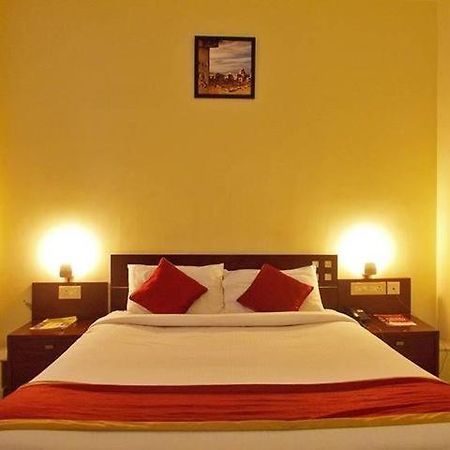 Maya International Hotel Mangalore Exterior foto