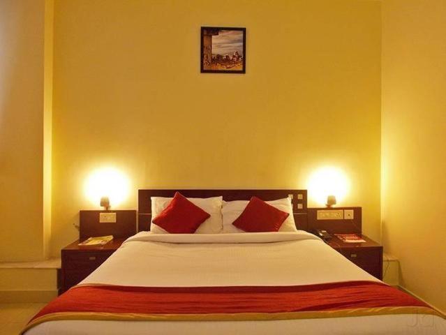 Maya International Hotel Mangalore Exterior foto